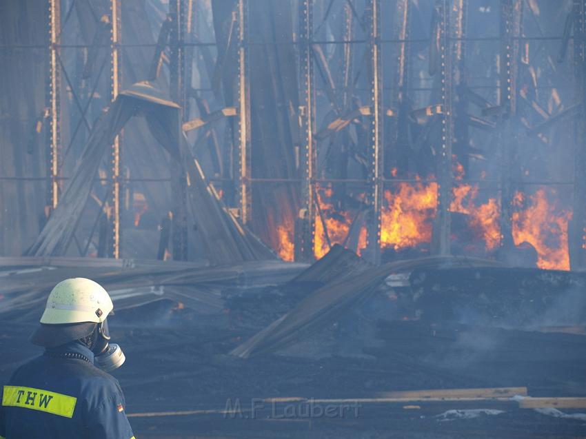 Grossbrand Holzlager Siegburg Industriestr P305.JPG